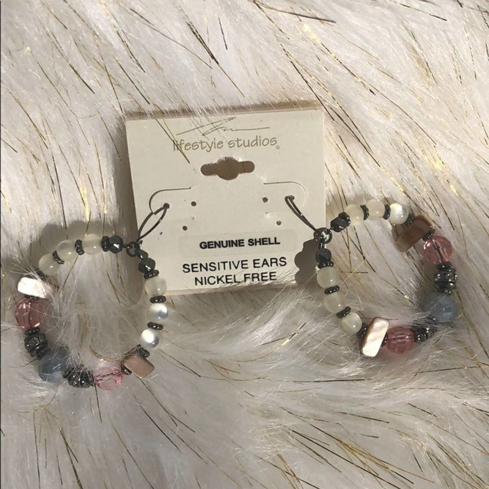 LIFESTYLE STUDIOS Beaded Hoop Fishhook - Picture 4 of 4